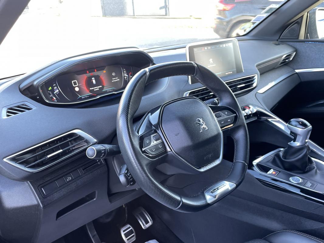 Peugeot 3008 - GT LINE 1.6 BlueHDI 120 BVM6 + OPTIONS